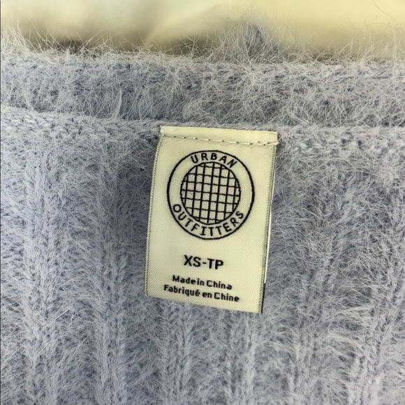 Urban Outfitters Rochelle lilac purple Fuzzy
Cropped deep V button up  Cardigan - Picture 7 of 9